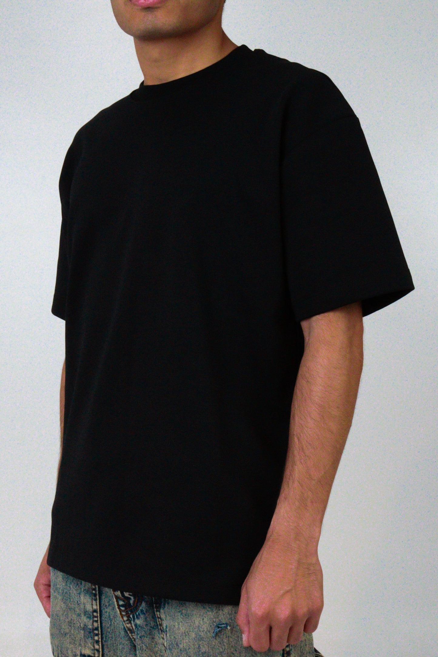 BLACK T-SHIRT 1.0
